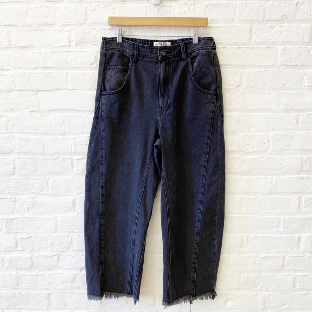 Free People || Extreme Barrel Jeans Raw Hem Crop Black Gray 29